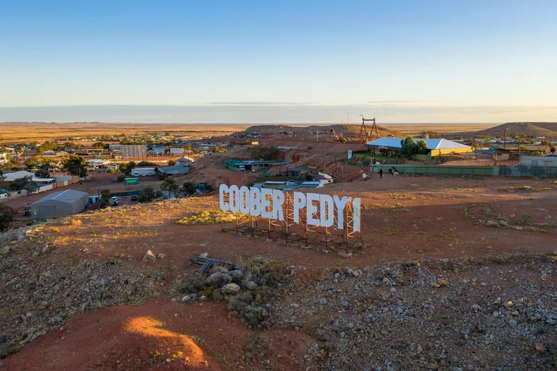 Painted Desert & Moon Plain Day Tour